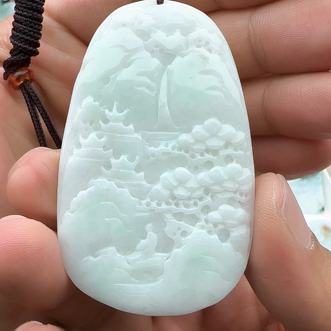 翡翠颈饰未镶嵌翡翠