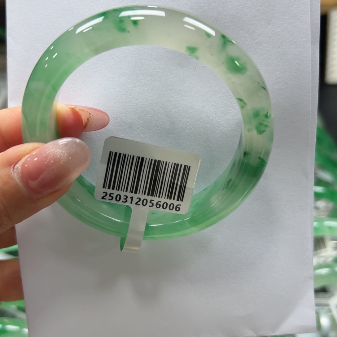 石英质玉未镶嵌手镯冉*冉