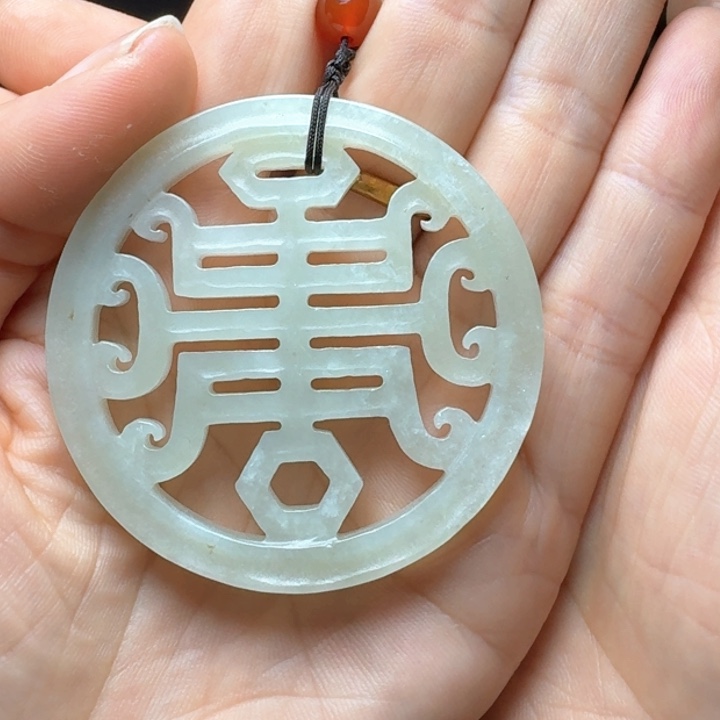 和田玉未镶嵌把件