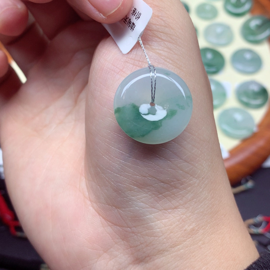 翡翠未镶嵌颈饰吊坠21.5/5.6mm