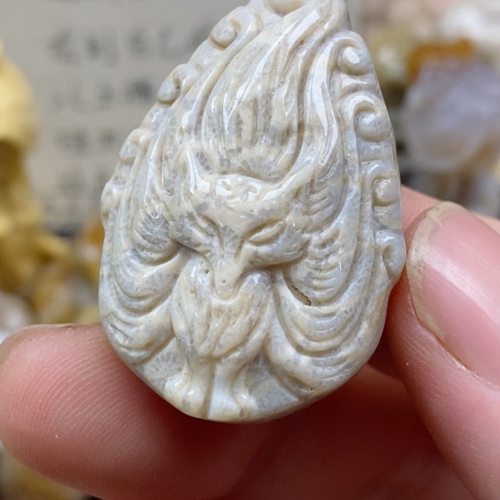 颈饰未镶嵌硅化珊瑚（珊瑚玉）有瑕 小