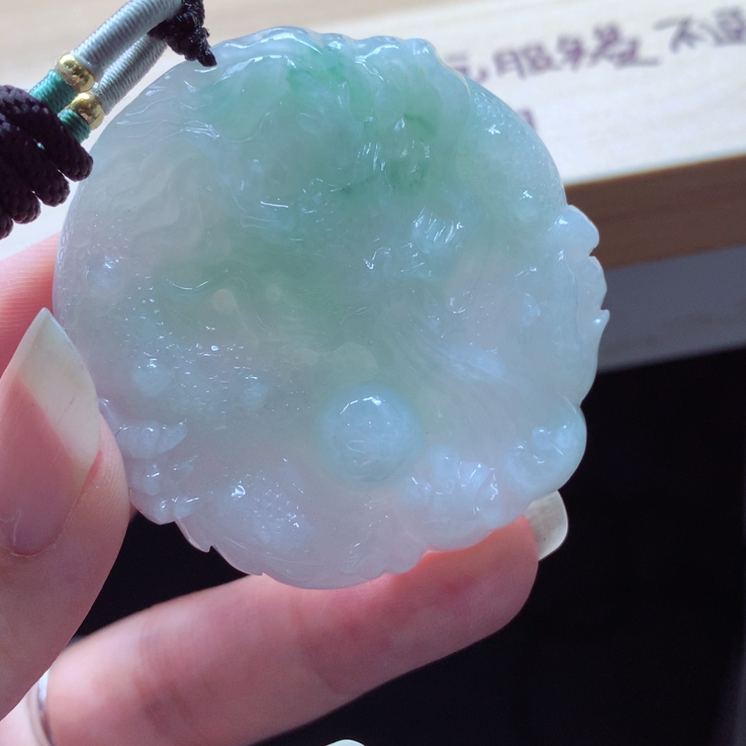 翡翠颈饰未镶嵌吊坠