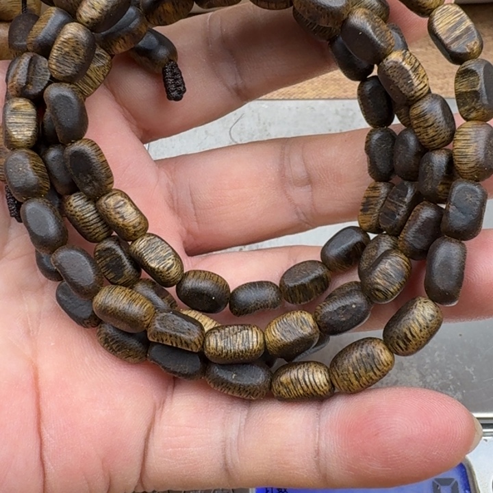 郑***多沉香手串张勺子手串17克加