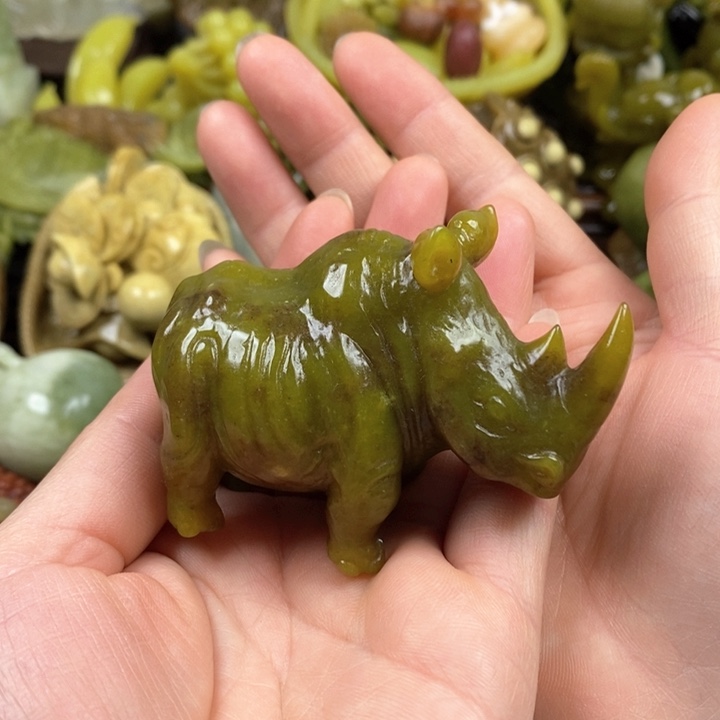 蛇纹石玉手把未镶嵌