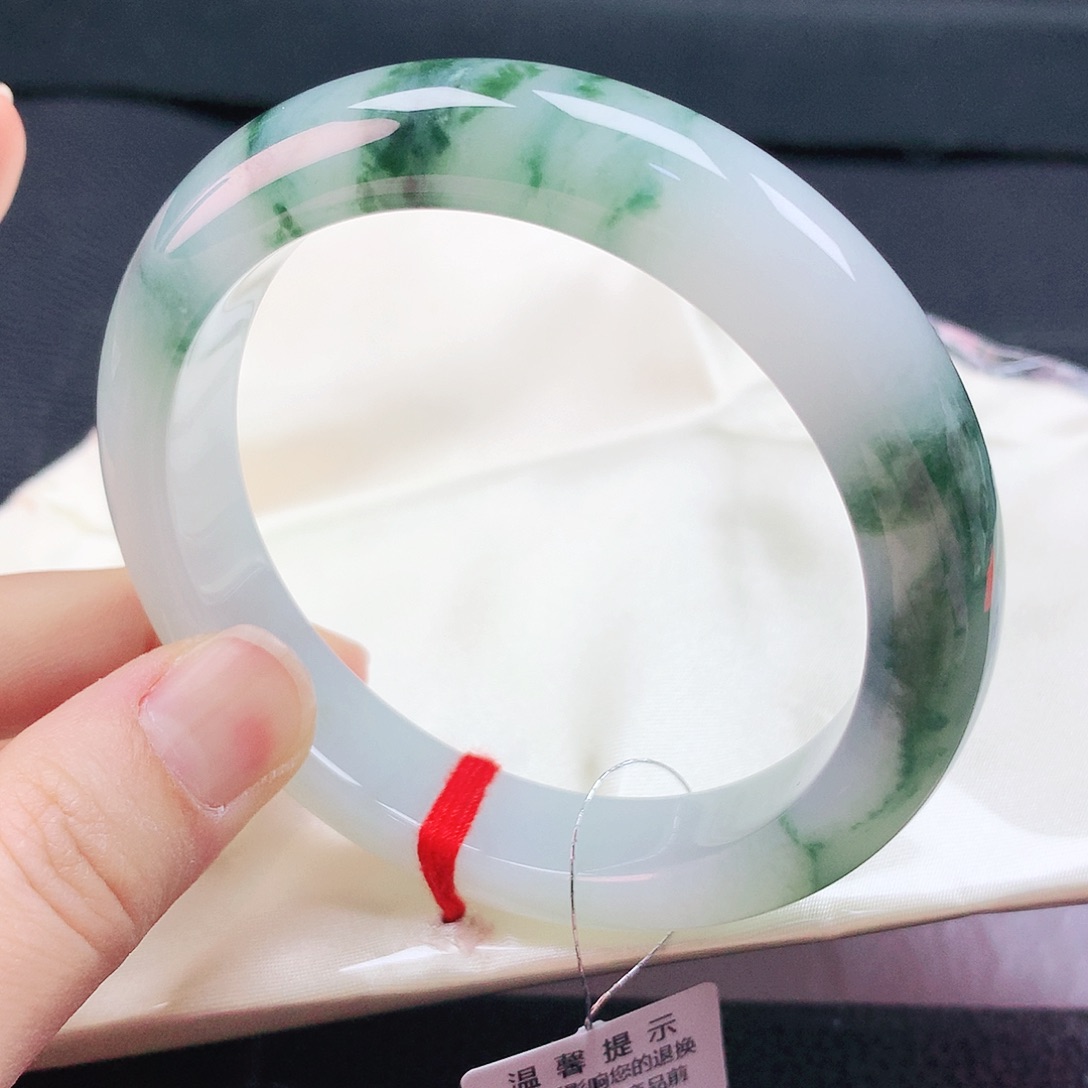 翡翠手镯未镶嵌60➕圈