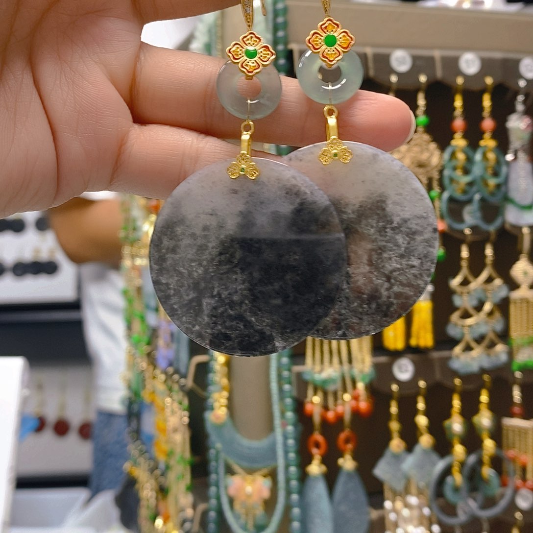 未镶嵌翡翠耳饰翡翠