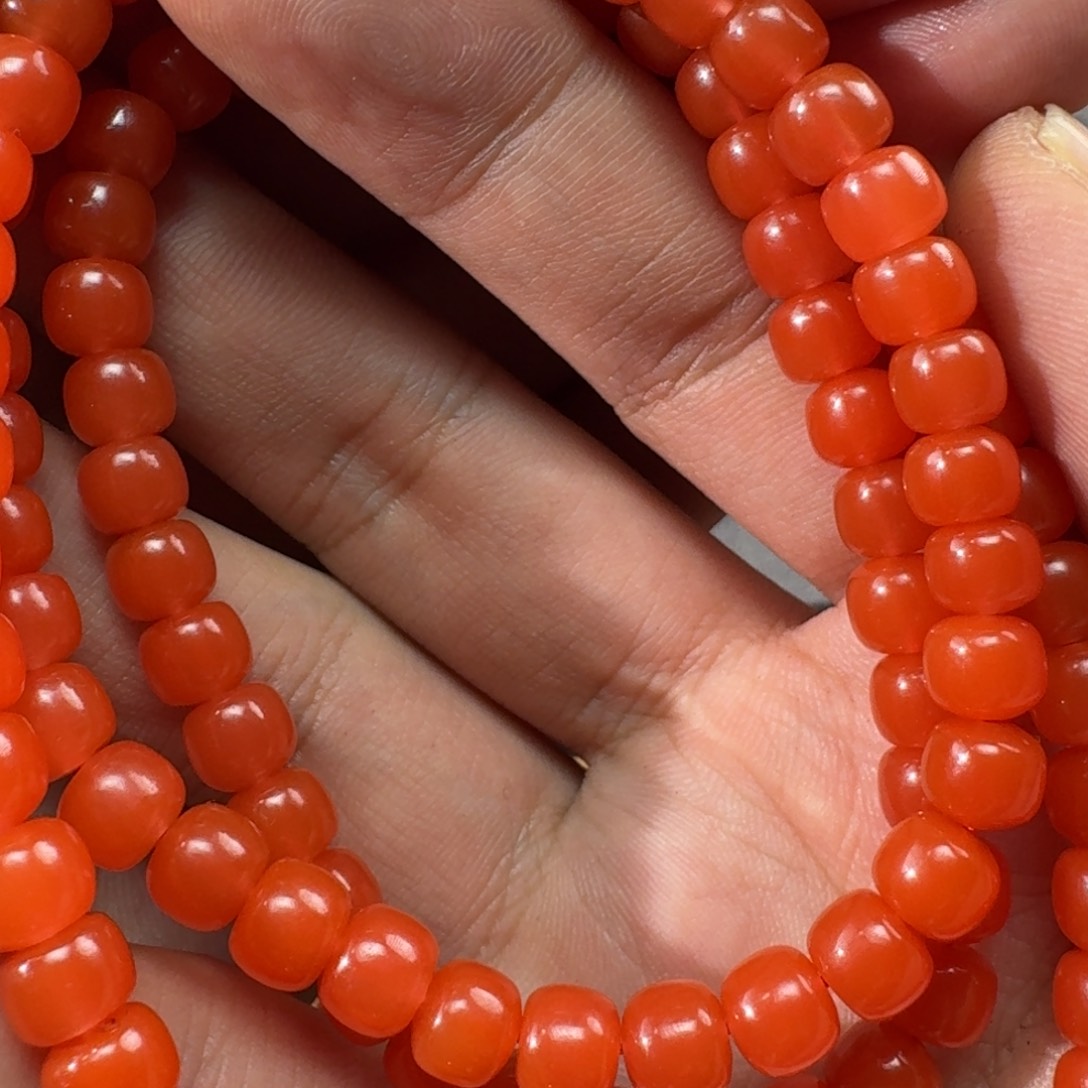 南红玛瑙樱桃红老型长链7mm未镶嵌山**秀
