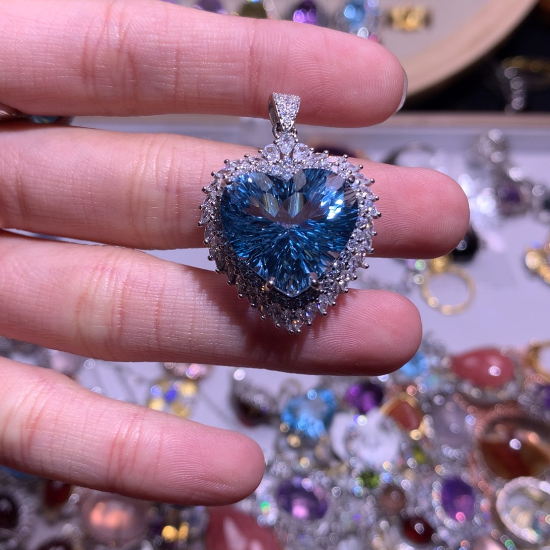 【闪购商品】银S925镶嵌戒指水晶少**吖