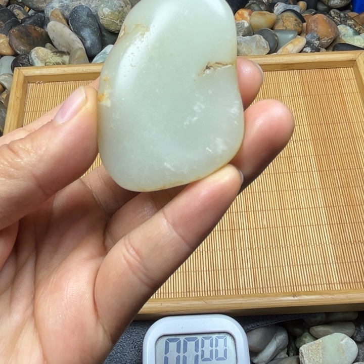 随***.和田玉未镶嵌颈饰