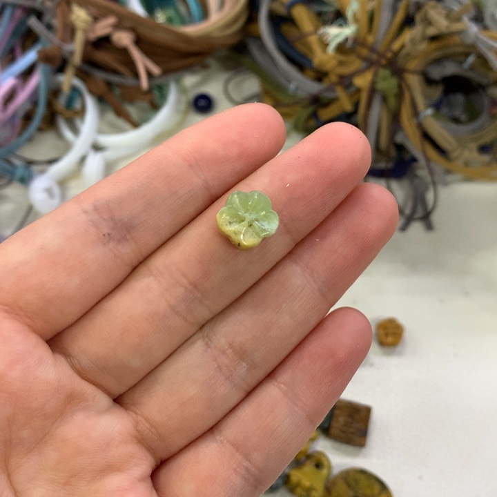 浅***然岫岩河磨玉（透闪石质玉）未镶嵌挂件