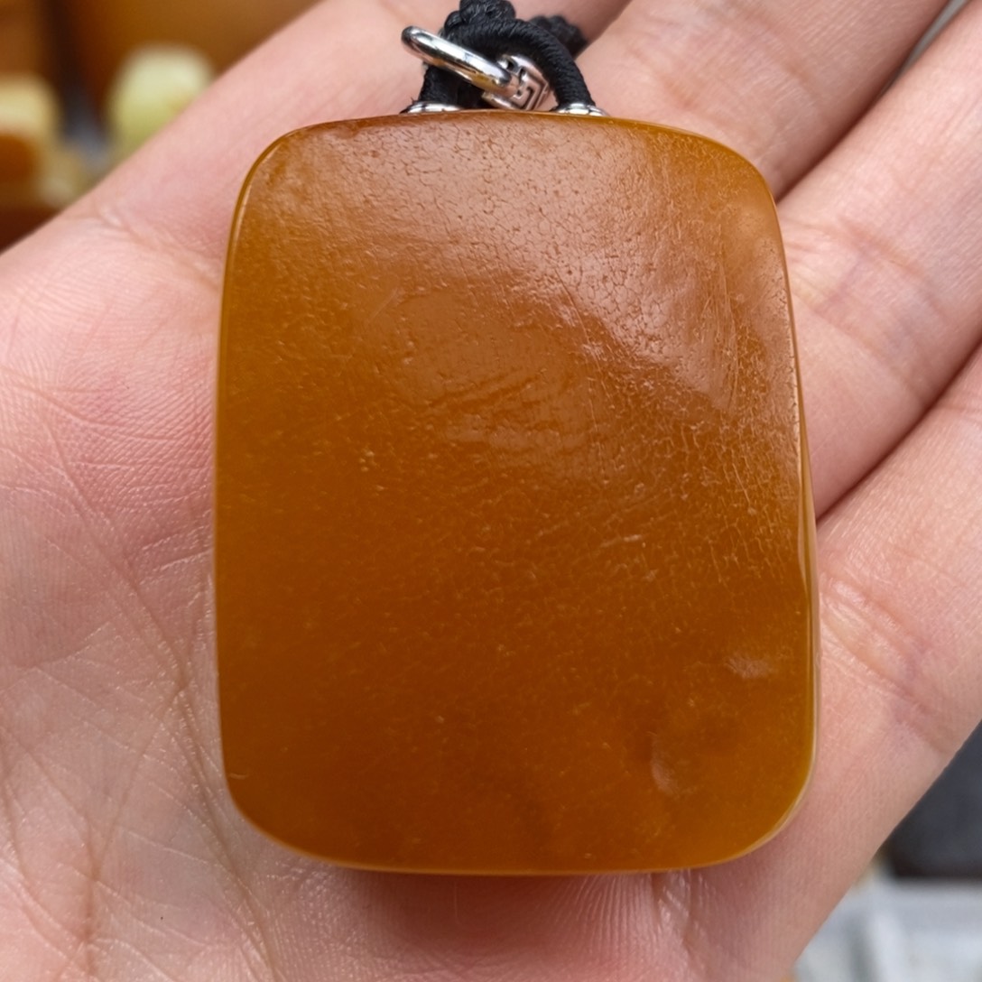 琥珀吊坠(赠链)未镶嵌