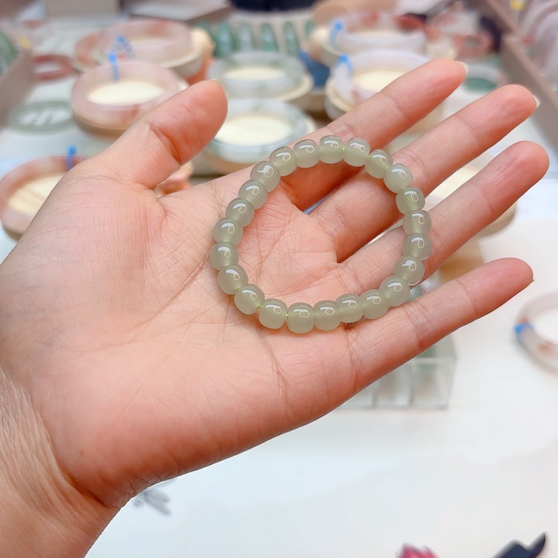 石英质玉手镯未镶嵌