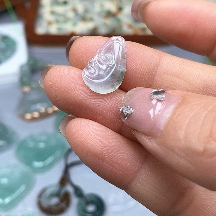 翡翠颈饰未镶嵌8888888888