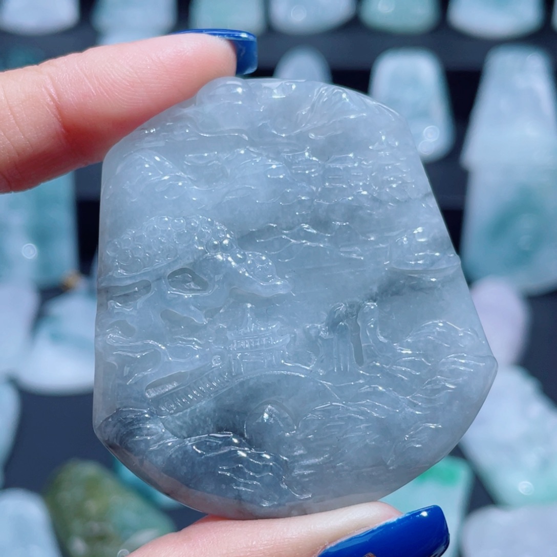 翡翠未镶嵌颈饰山水