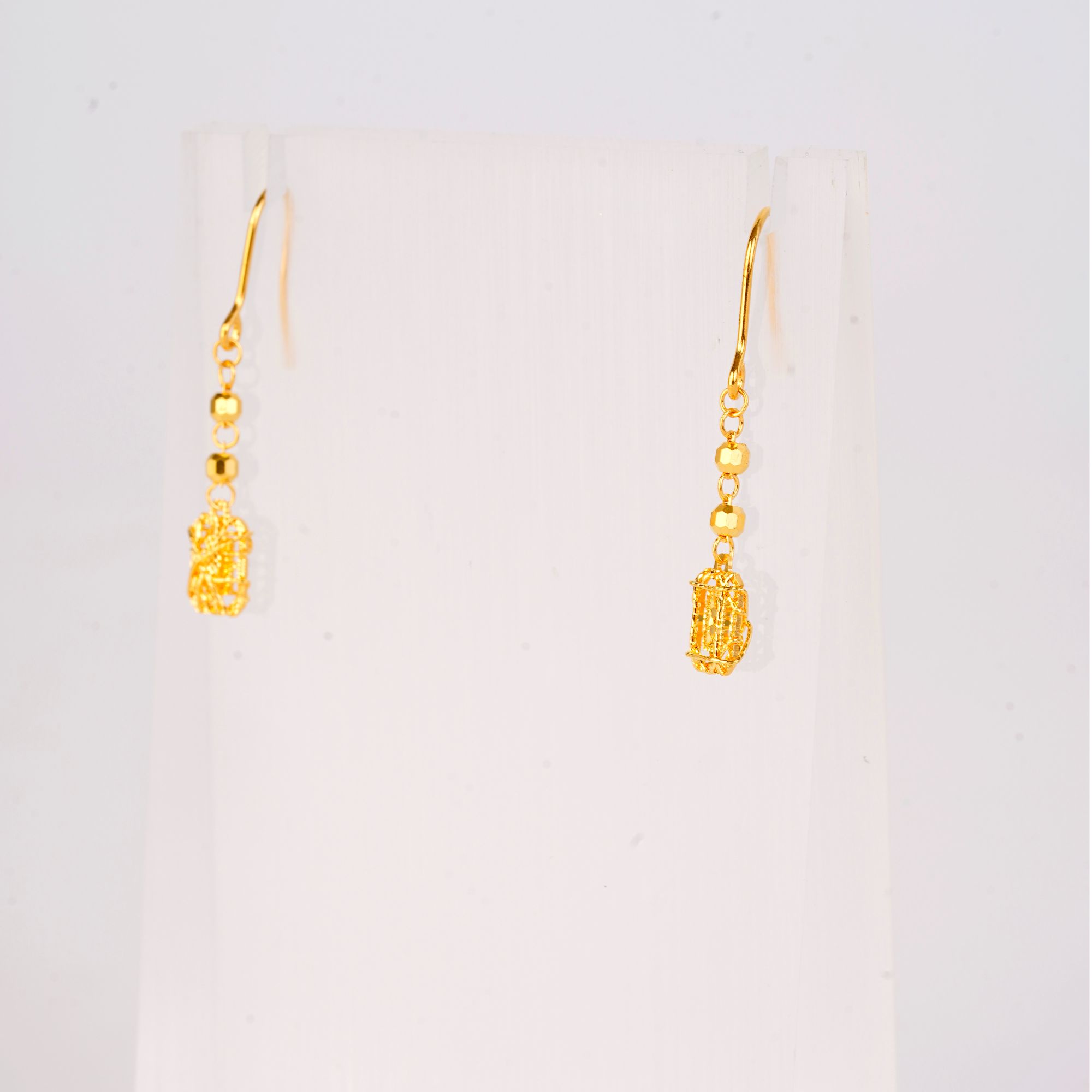 Chow Tai Seng/周大生龙鳞小方糖足金耳钩 2.37g 156号