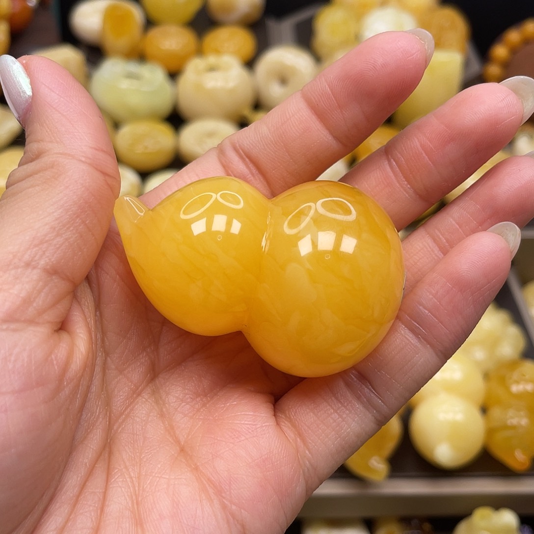 蜜蜡裸石未镶嵌第****牛蜜蜡