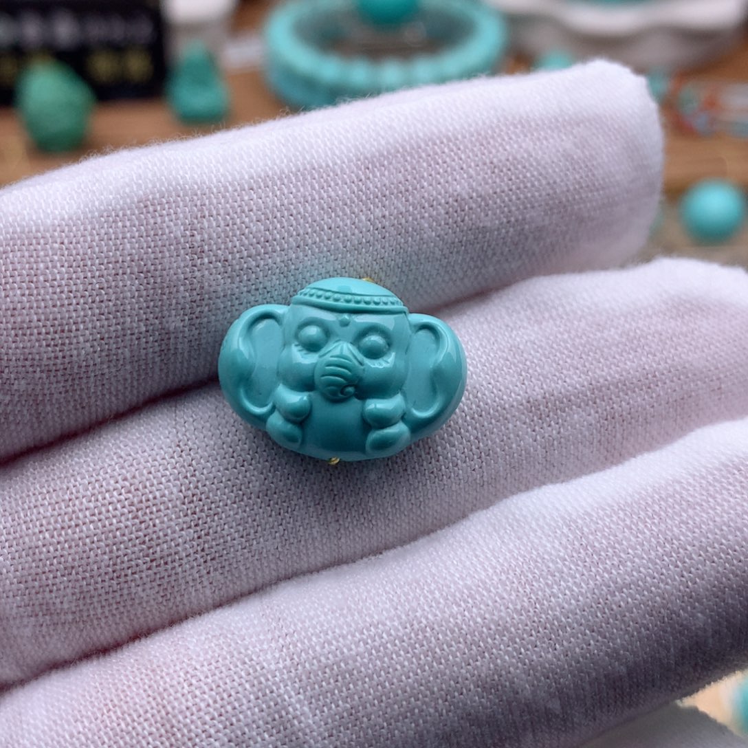 绿松石未镶嵌珠宝奇石