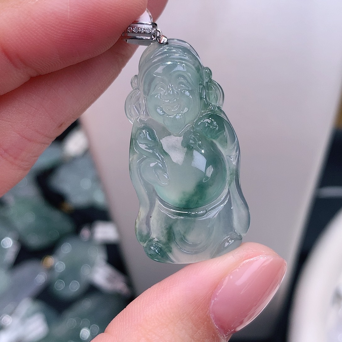 颈饰18K金镶嵌翡翠高冰起胶飘花财爷