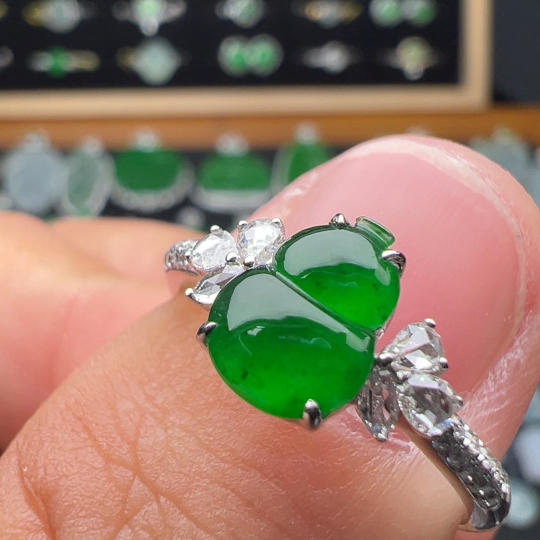 翡翠18K金镶嵌戒指葫芦8.4