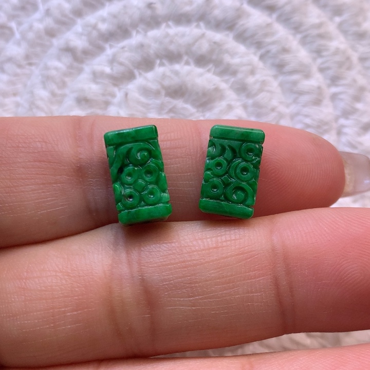 翡翠散珠辣阳绿桶珠