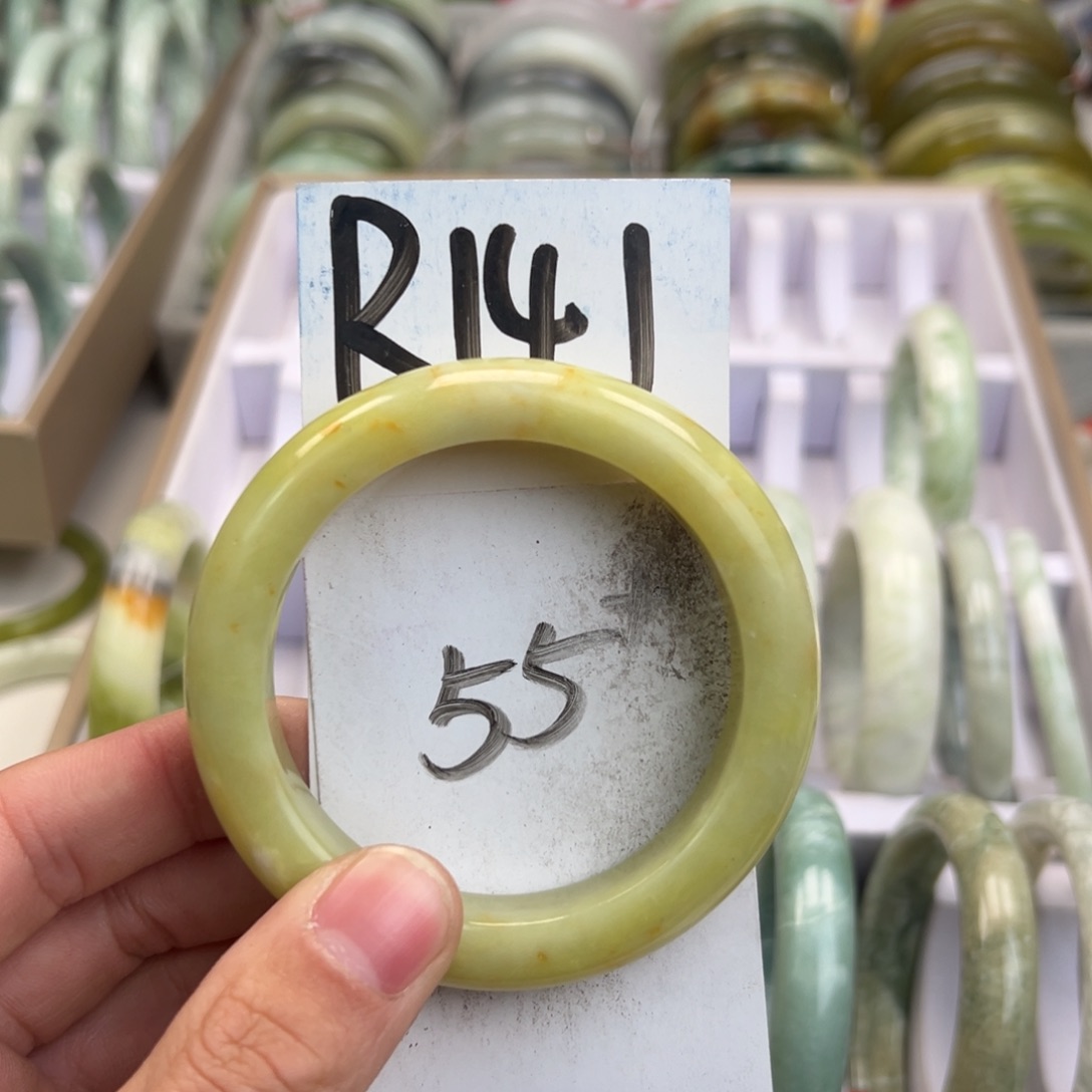 岫玉手镯未镶嵌天然岫玉