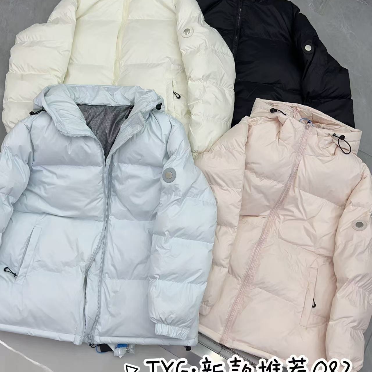女士短款连帽宽松加厚冬季新款面包服