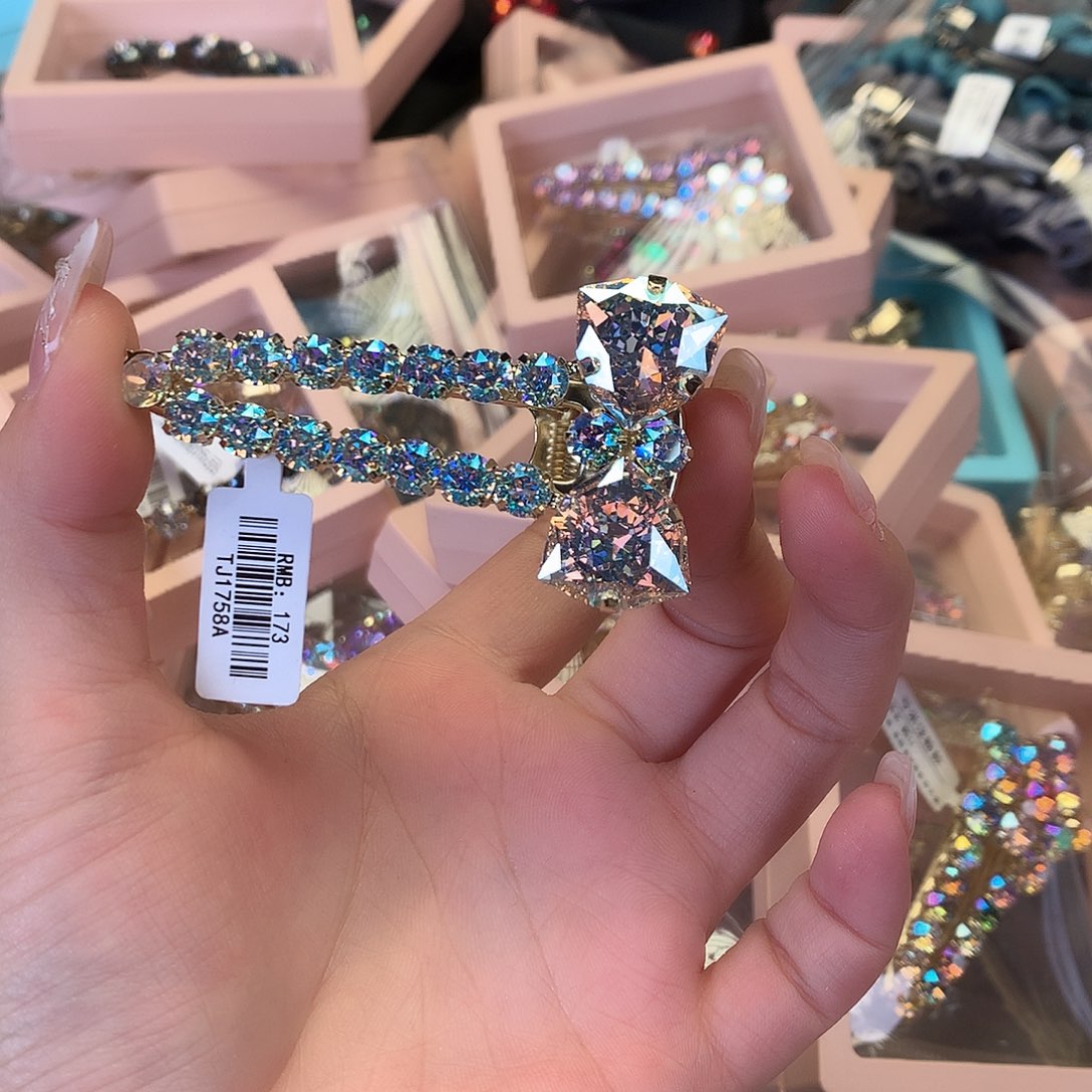 兔****仿水晶铜合金蝴蝶结鸭嘴夹