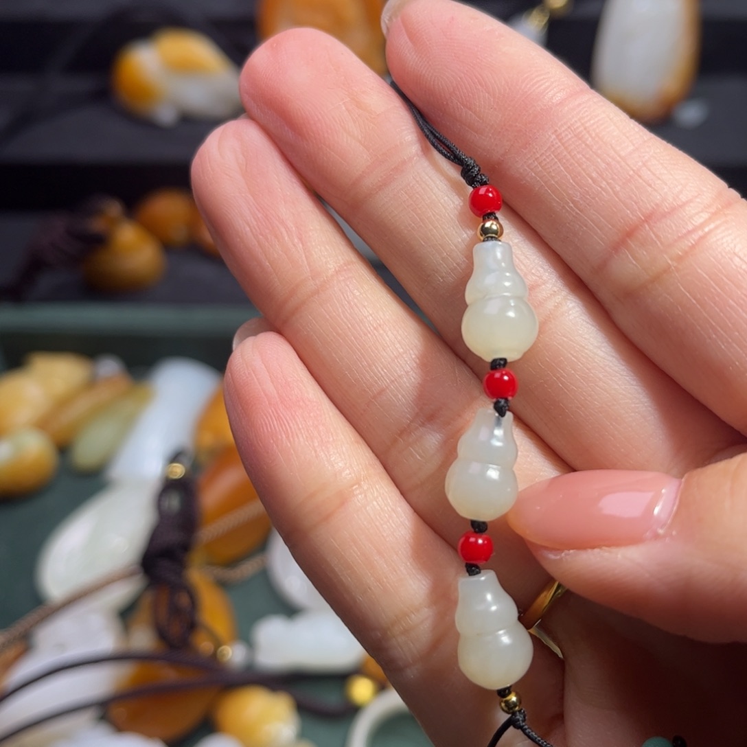 和田玉颈饰未镶嵌