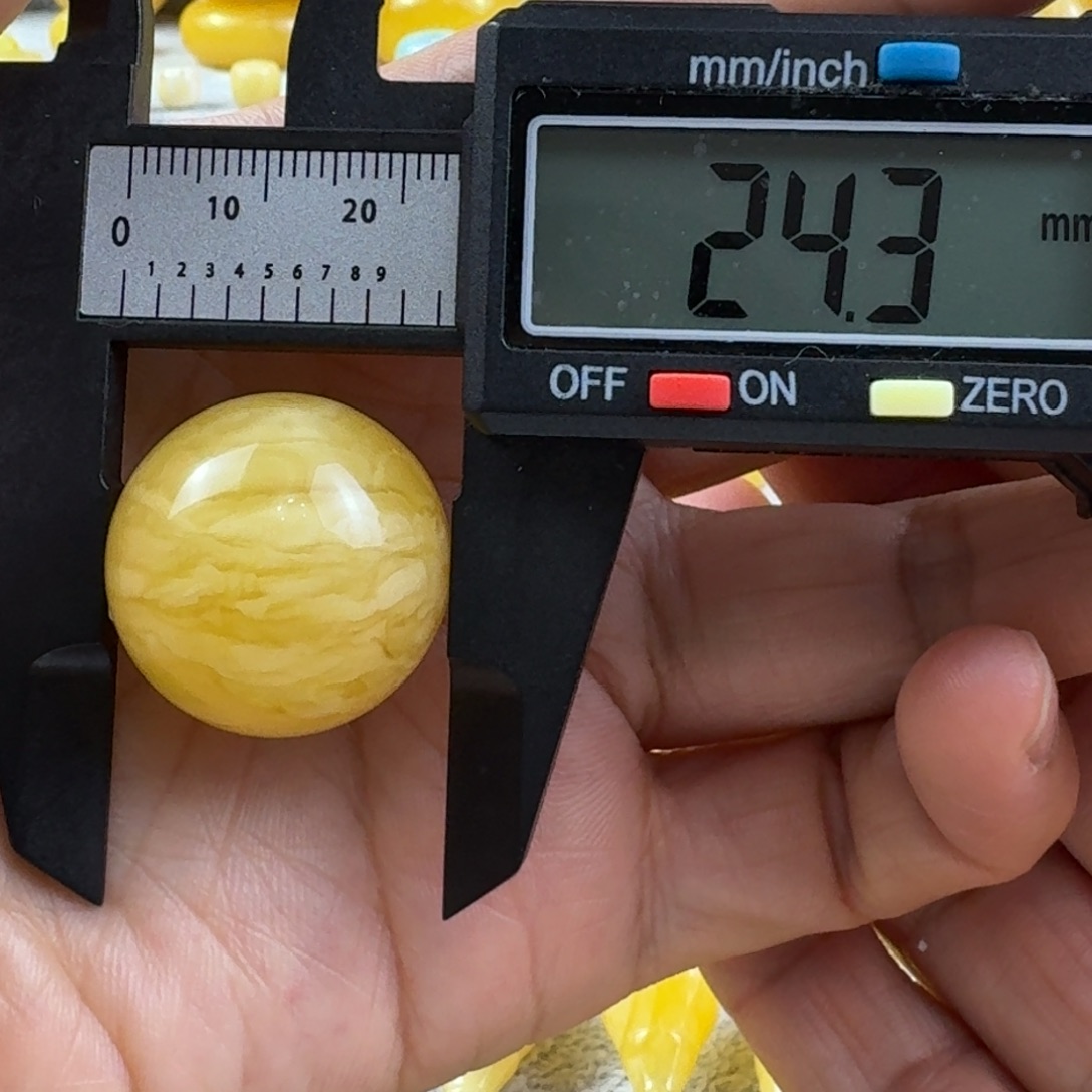 青***龍蜜蜡未镶嵌裸石32