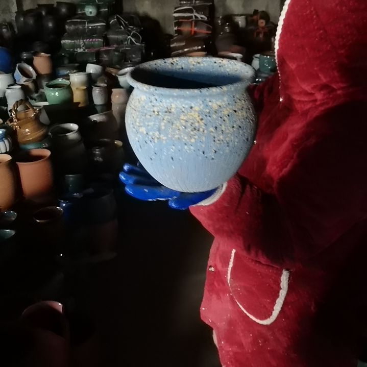 红陶口20高20瑕疵一个