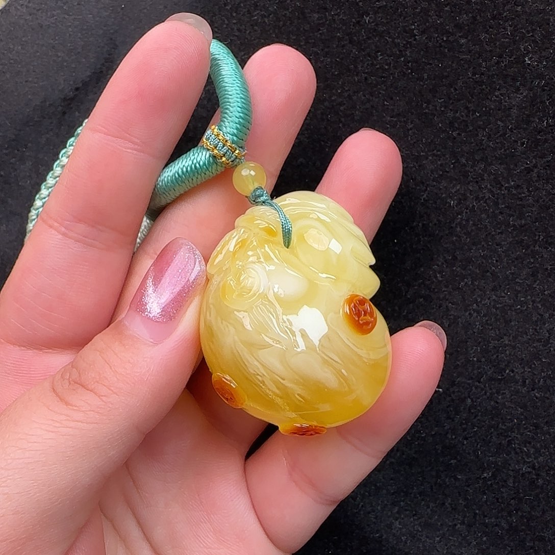 蜜蜡未镶嵌珠宝奇石