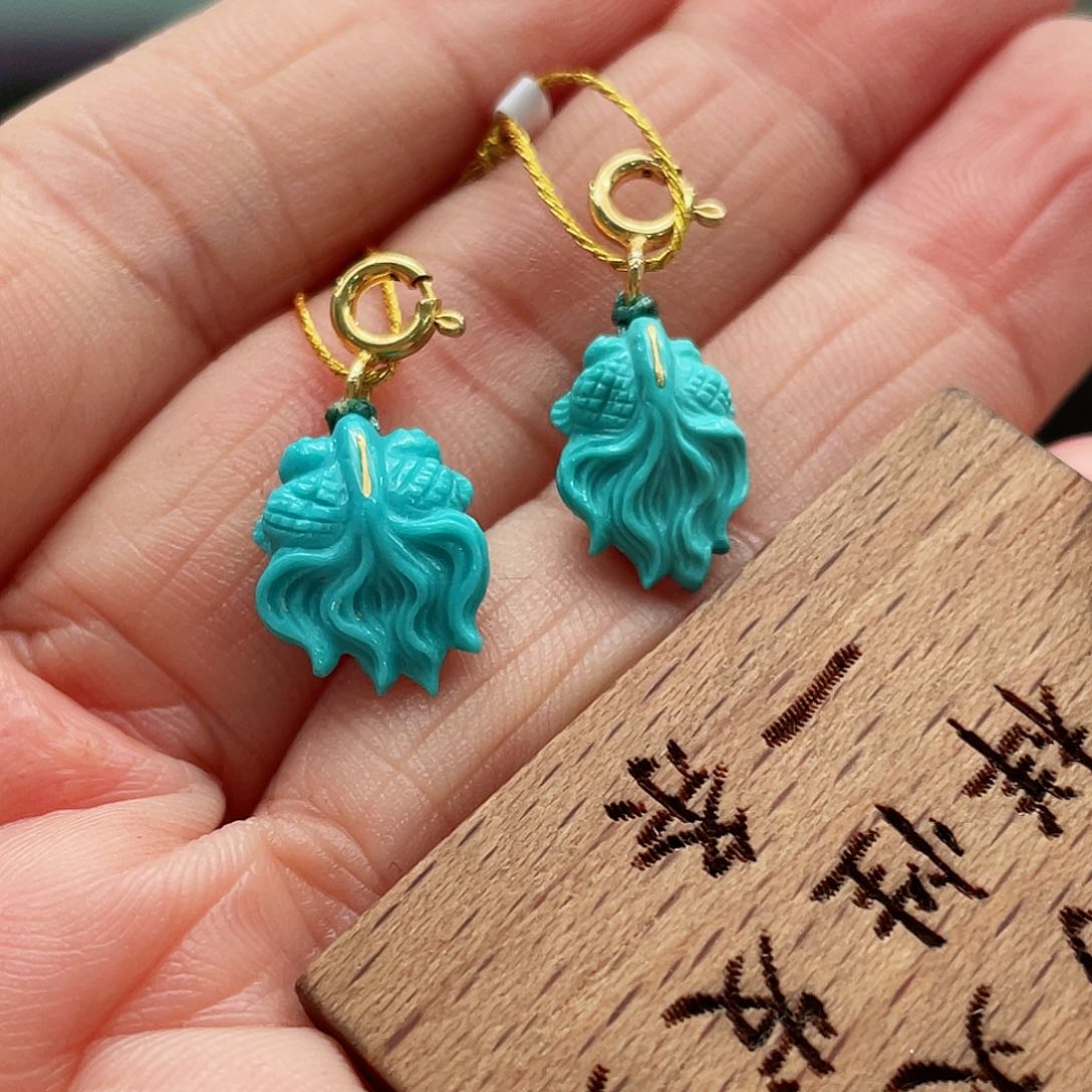 绿松石颈饰未镶嵌