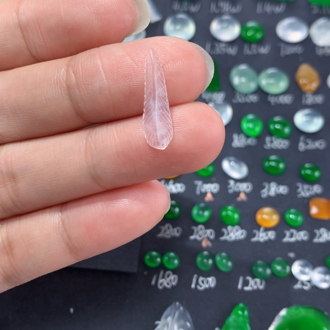 翡翠颈饰未镶嵌天然翡翠高冰凤翎