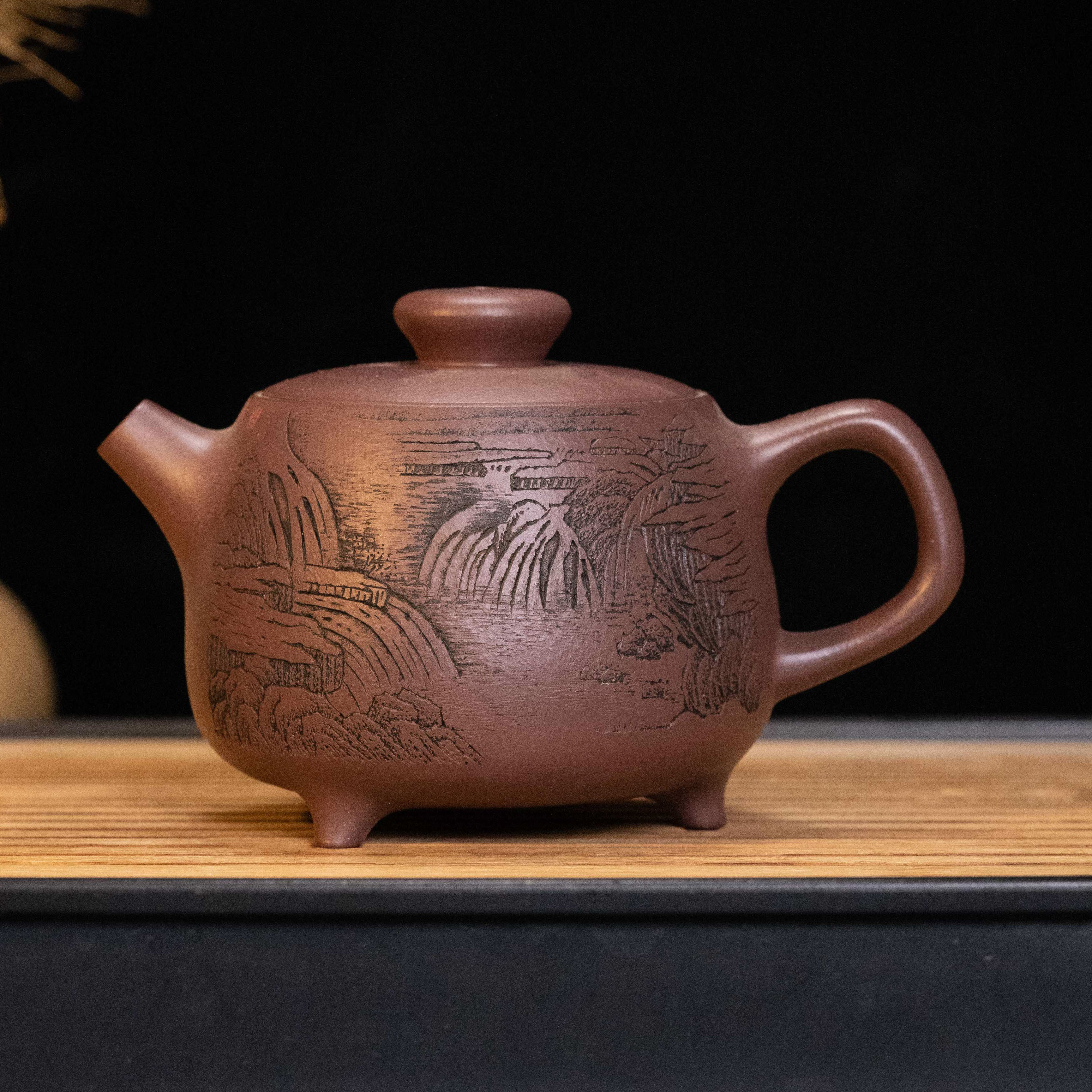 LLK2-017  李立科   宜兴手工紫砂   三足陶韵