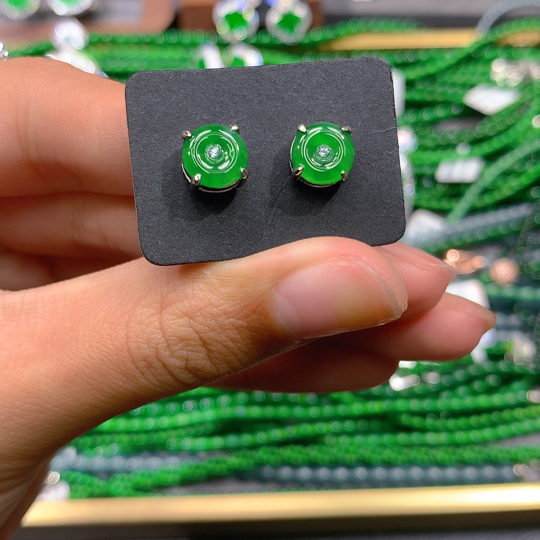 翡翠手串未镶嵌天然翡翠