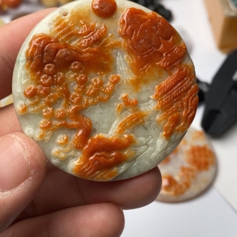 翡翠颈饰未镶嵌翡翠