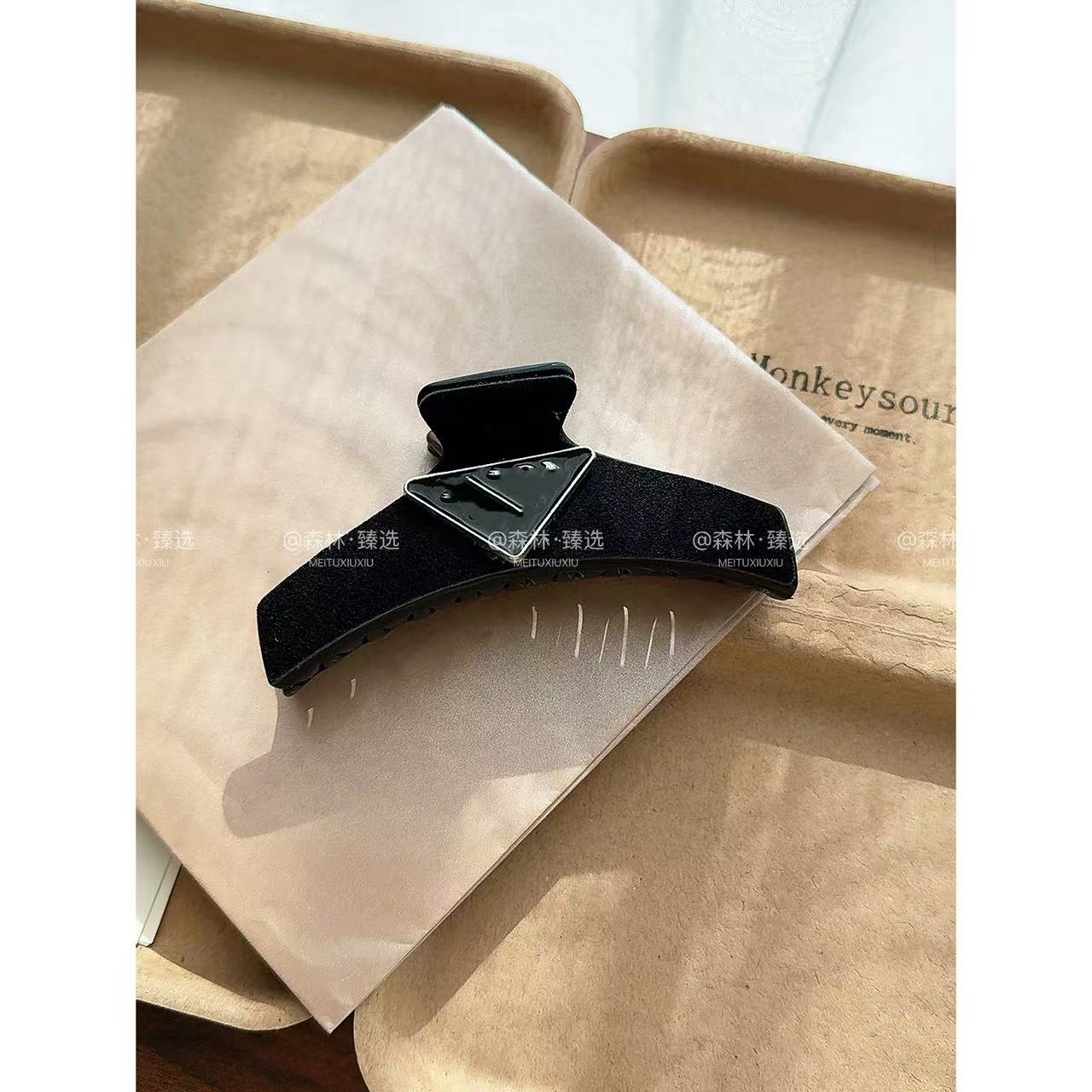 X-552【黑色倒三角普家t型大抓】