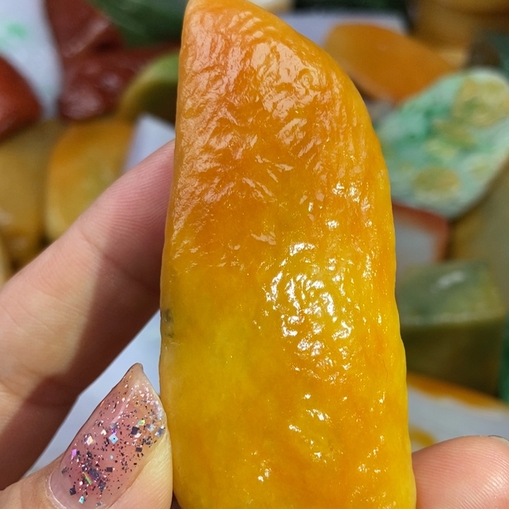 翡翠未镶嵌颈饰缅甸