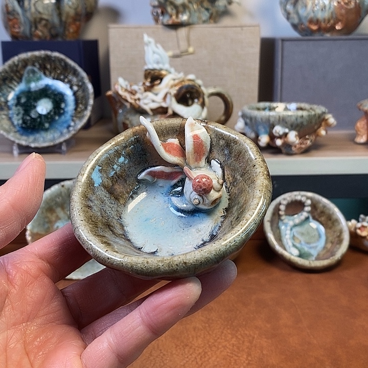 瓷片我们的确是一个人的