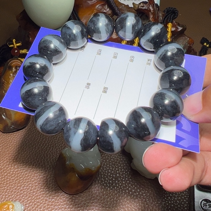 晨***晨和田玉未镶嵌颈饰