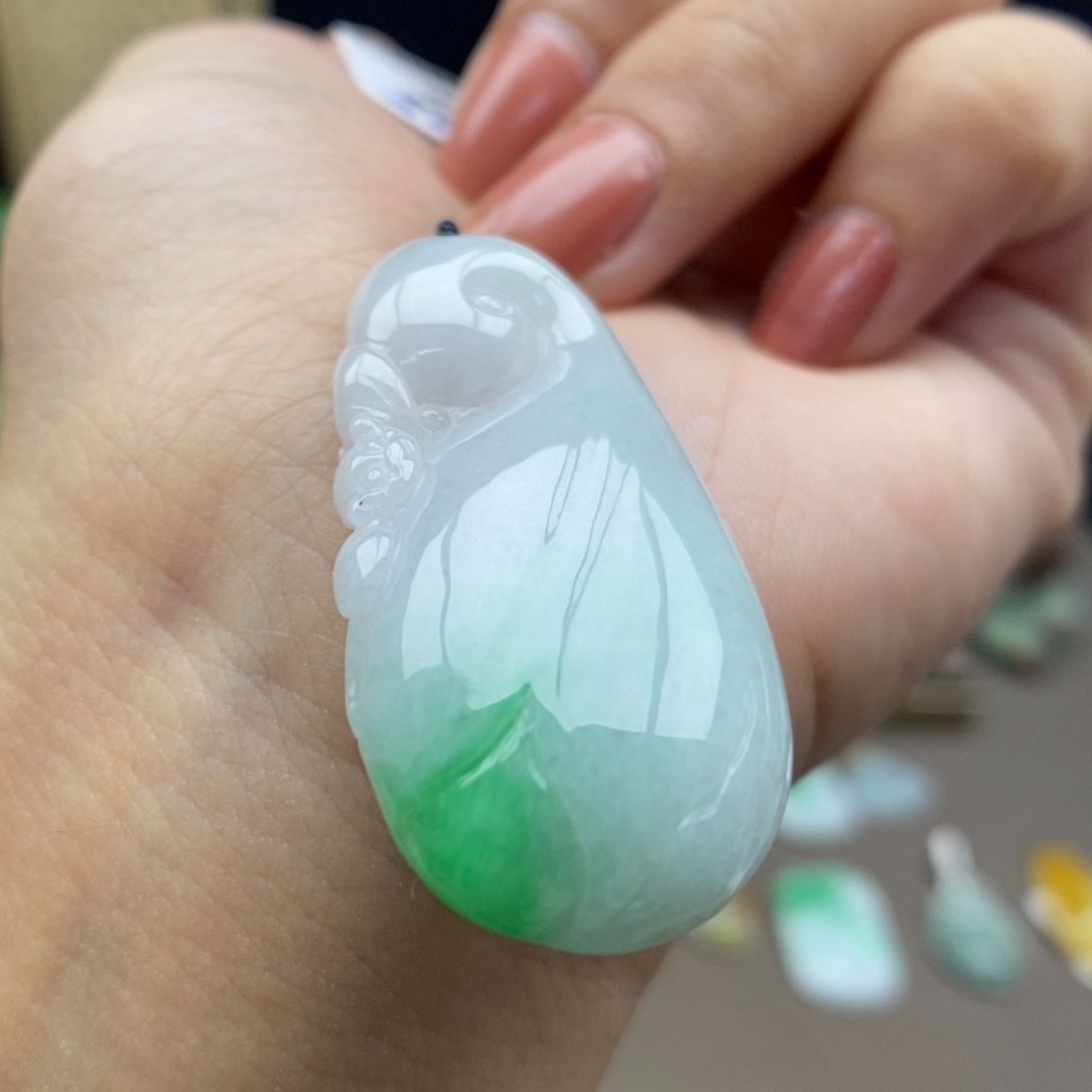 翡翠未镶嵌颈饰吊坠67