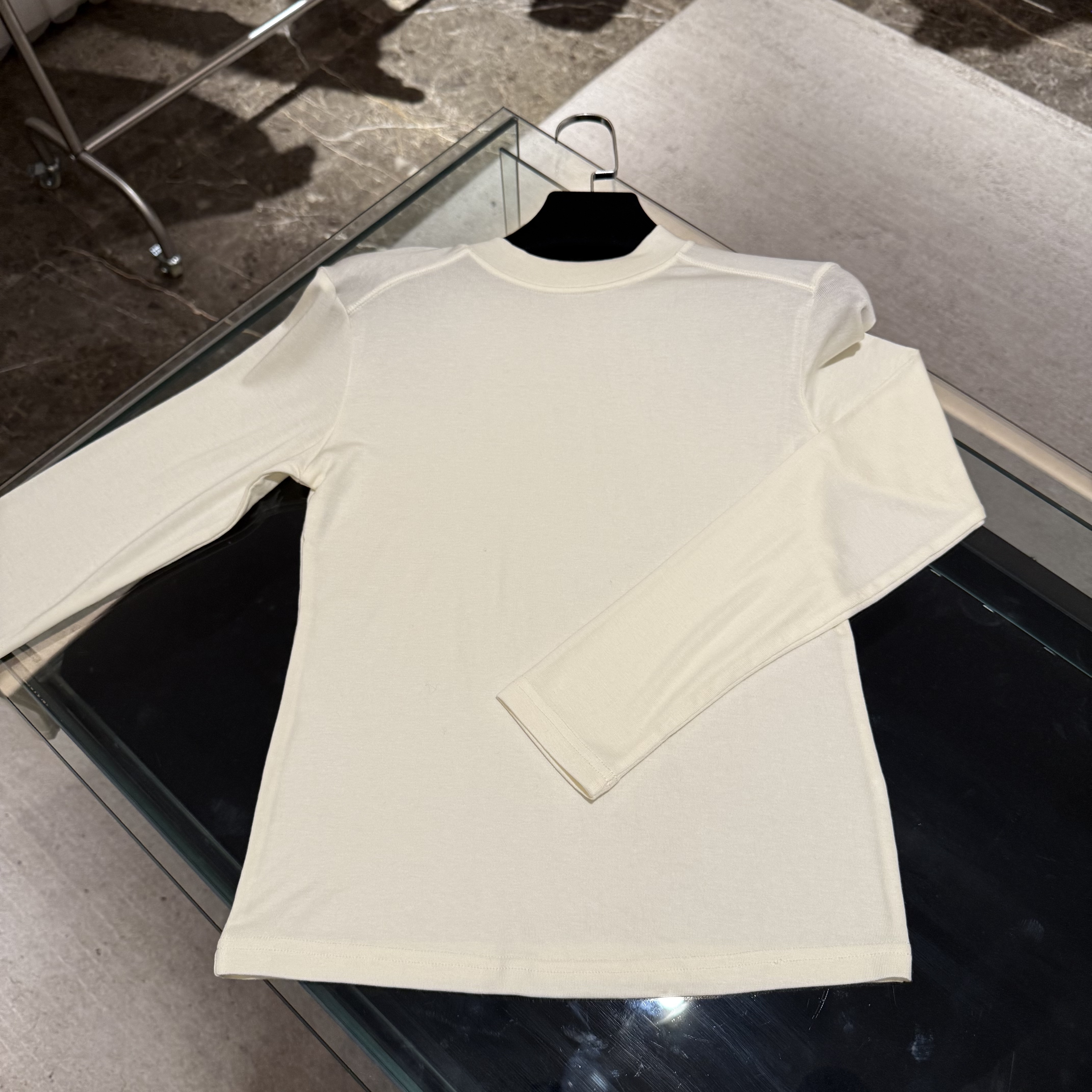 简约百搭修身基础款T恤 J000306