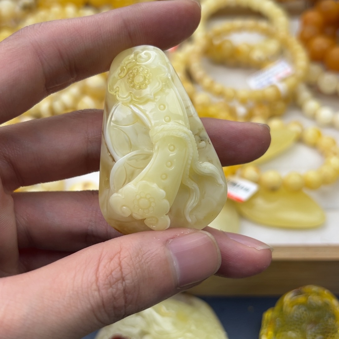 琥珀珠宝奇石未镶嵌