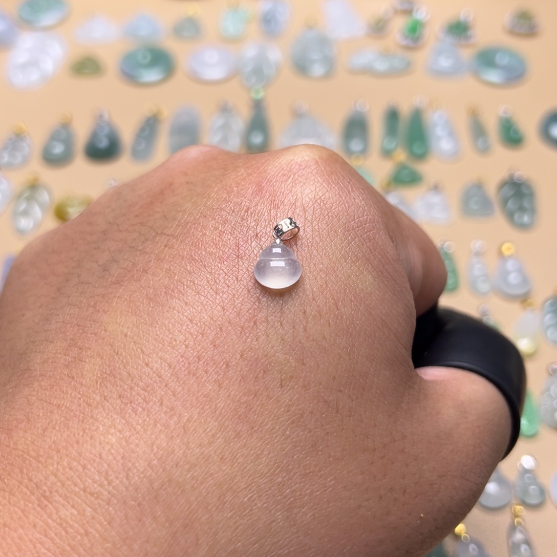 翡翠颈饰18K金镶嵌葫芦