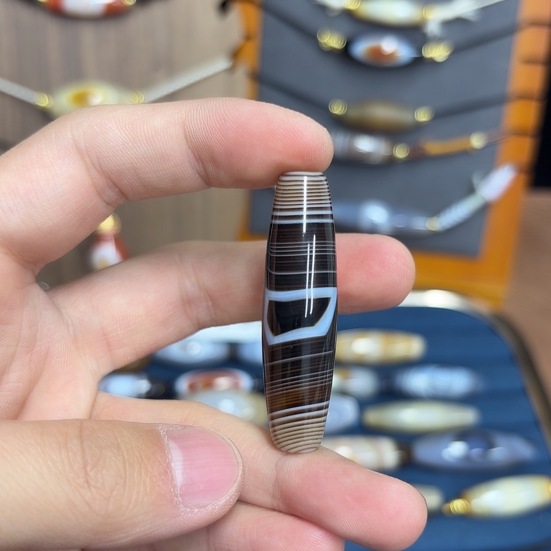 d***2玛瑙/玉髓合金颈饰
