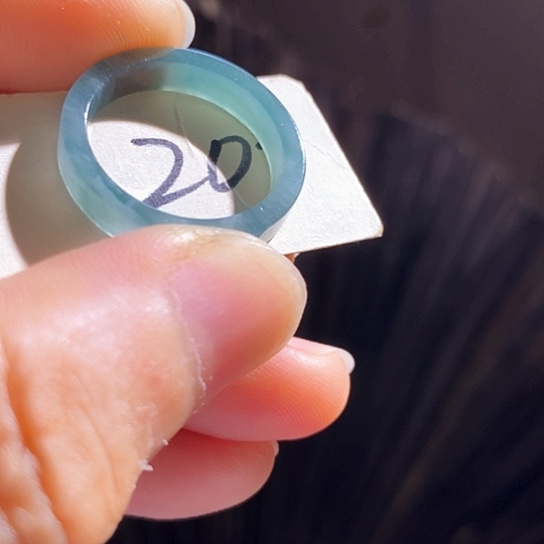 翡翠未镶嵌颈饰Eyippp