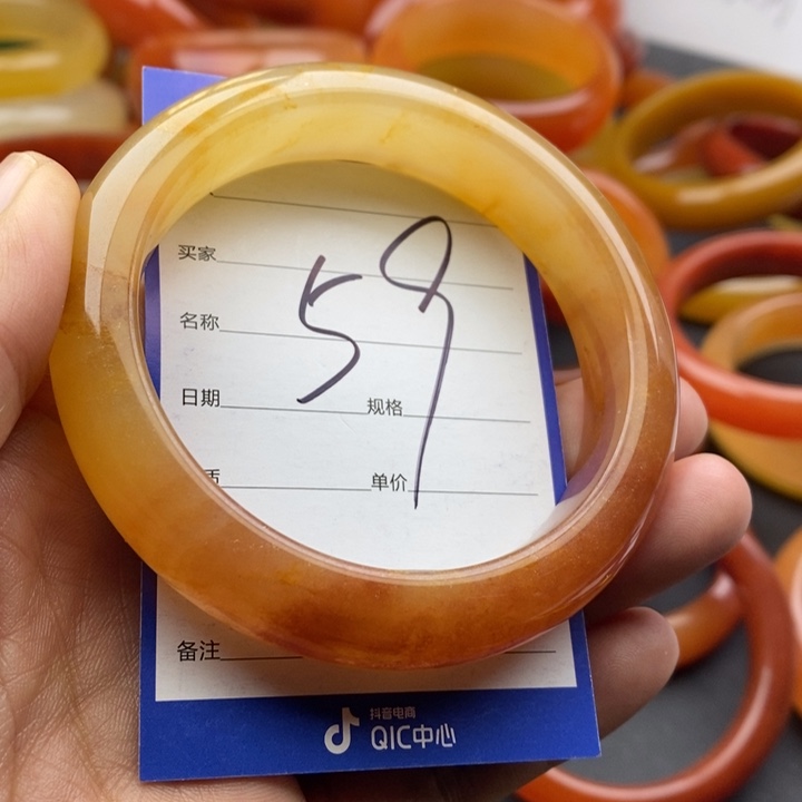 未镶嵌手镯石英质玉