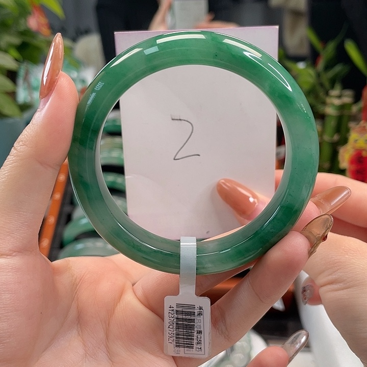 石英质玉手镯未镶嵌天然A货非洲翠手镯