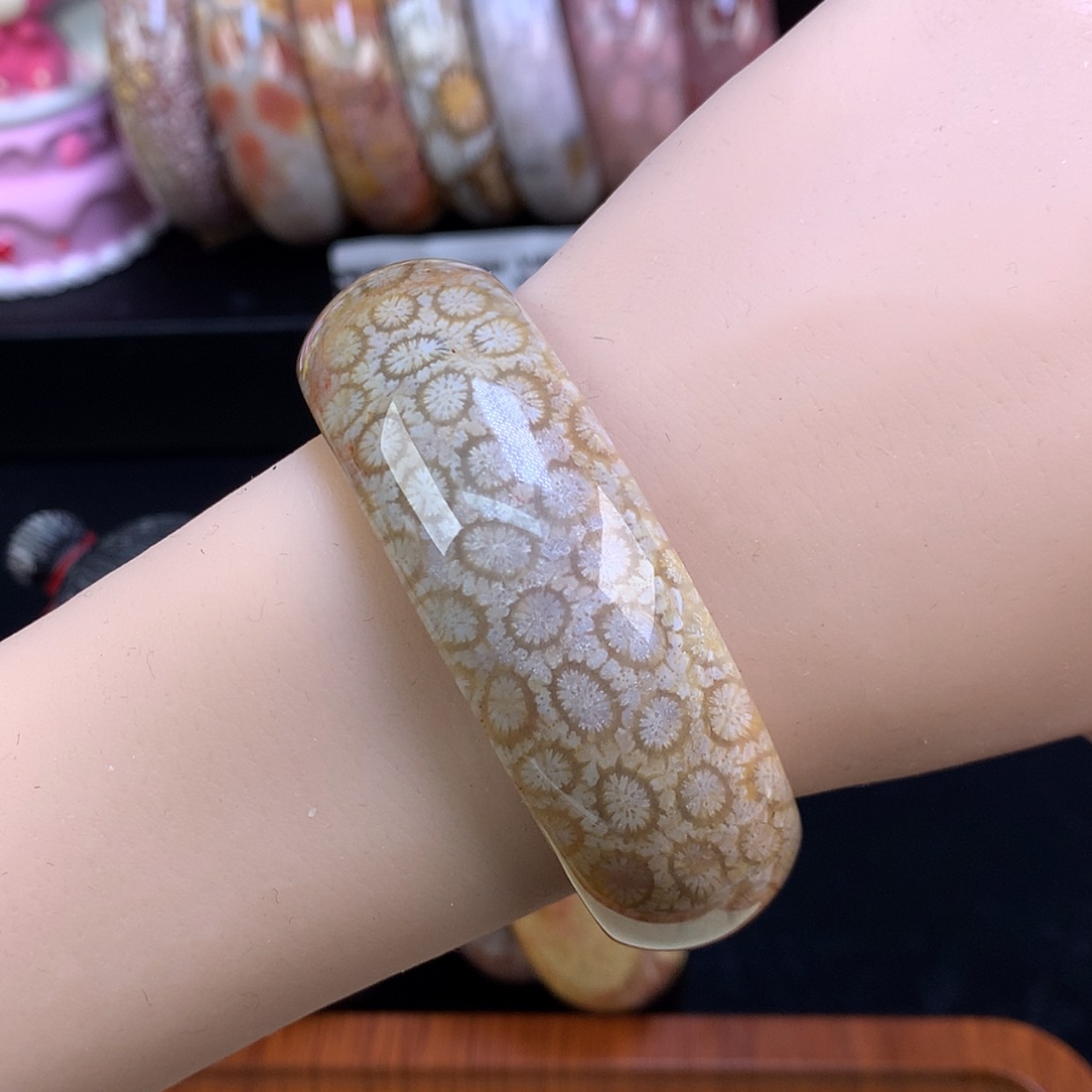 【闪购商品】颈饰未镶嵌硅化珊瑚（珊瑚玉）22号55.3圈豹纹
