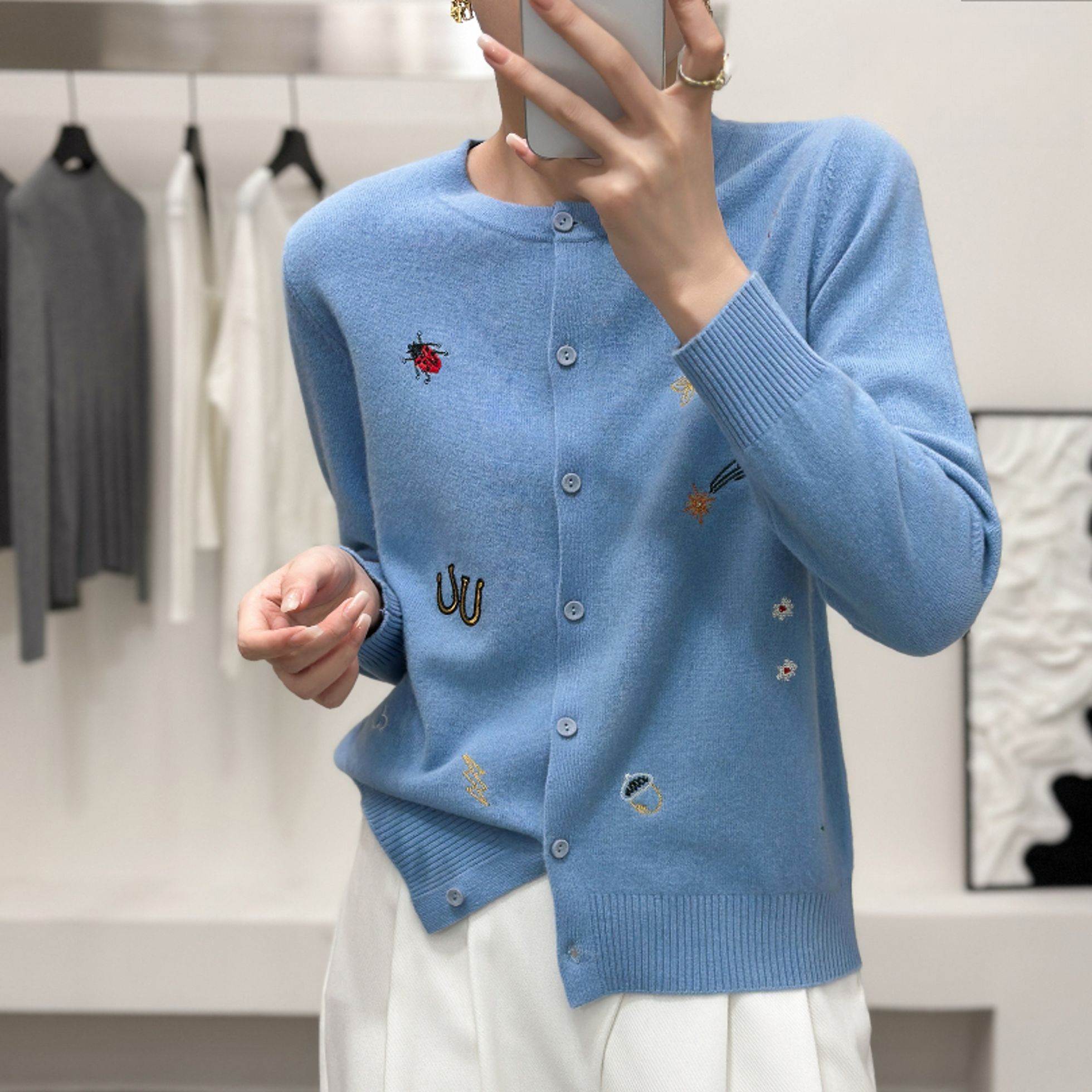 黛妍6612冬季新款100%羊毛洋气减龄女款绣花圆领针织小开衫